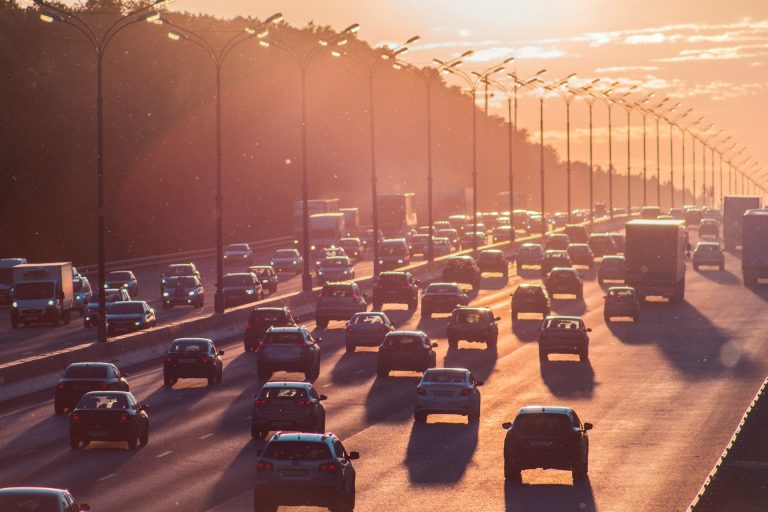 Montadoras e Startups de Mobilidade Urbana