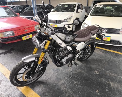 Moto Triumph 01