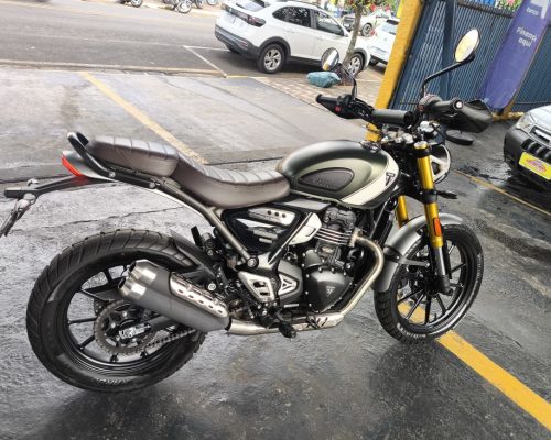 Moto Triumph 03